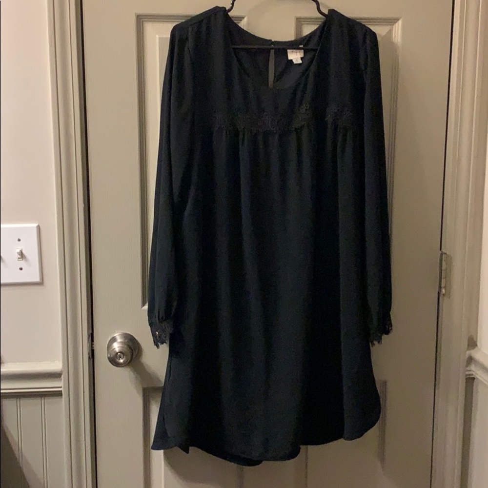Black long sleeved shift dress
